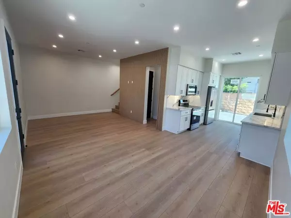 Van Nuys, CA 91401,13540 Hamlin ST #1/2
