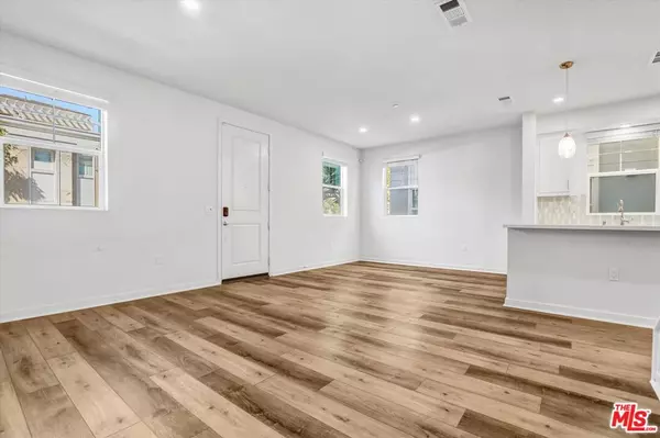 Oxnard, CA 93036,561 Winchester DR