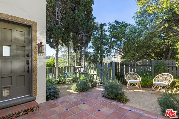 Los Angeles, CA 90039,2342 Earl ST