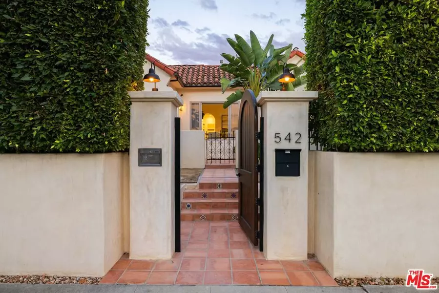 542 N Curson AVE, Los Angeles, CA 90036