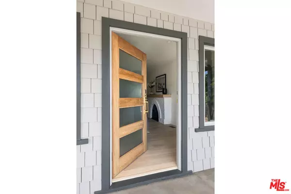 Los Angeles, CA 90029,957 Manzanita ST