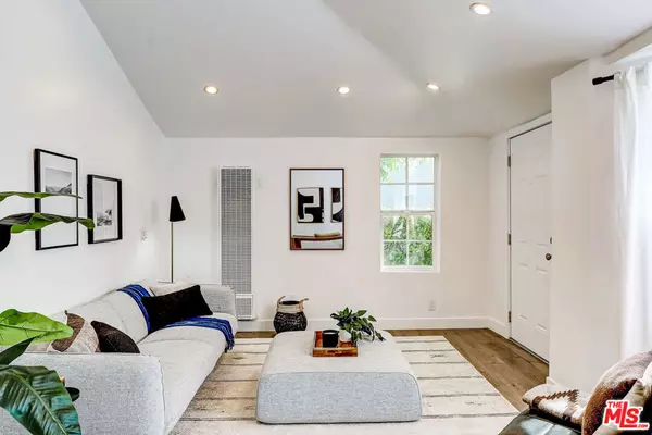 Los Angeles, CA 90026,408 N La Fayette Park PL