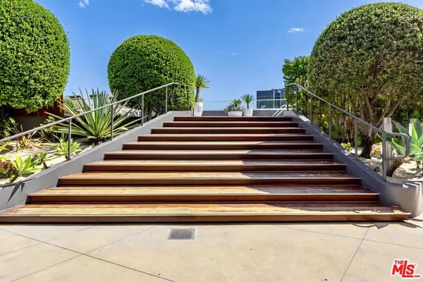 Los Angeles, CA 90028,6250 Hollywood BLVD #9I