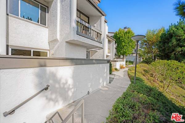 Pacific Palisades, CA 90272,1758 Palisades DR