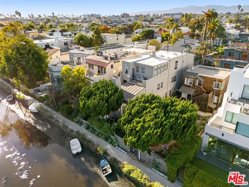427 Sherman Canal, Venice, CA 90291