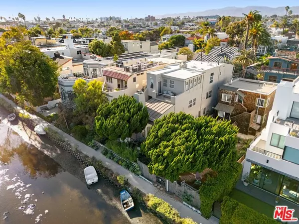 Venice, CA 90291,427 Sherman Canal