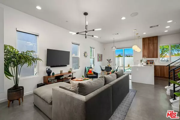 Palm Springs, CA 92262,504 Paragon LOOP