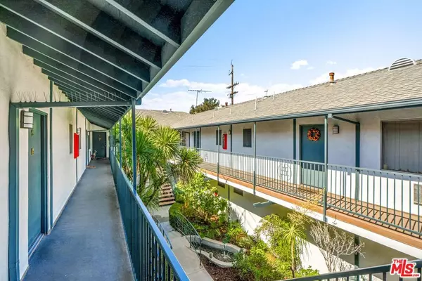 Burbank, CA 91505,1799 N Hollywood WAY