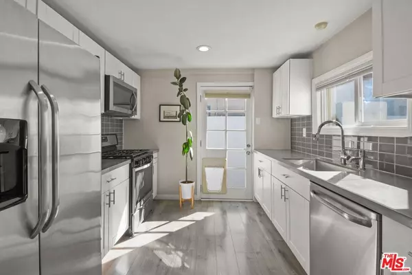 Los Angeles, CA 90019,1656 S Rimpau BLVD