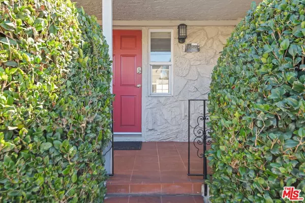 Los Angeles, CA 90019,1656 S Rimpau BLVD