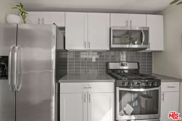 Los Angeles, CA 90019,1656 S Rimpau BLVD