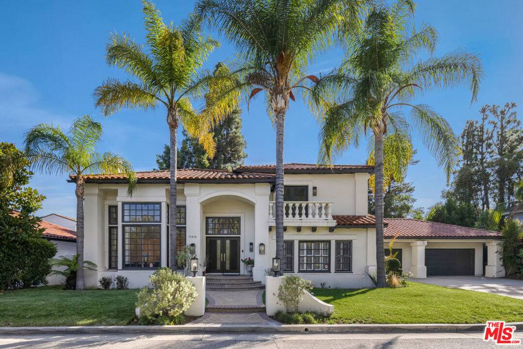 Encino, CA 91436,15916 Daniel LN