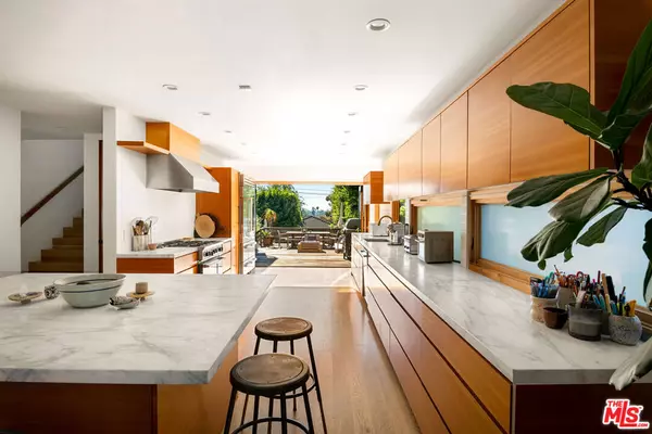 Los Angeles, CA 90066,3631 Wasatch AVE