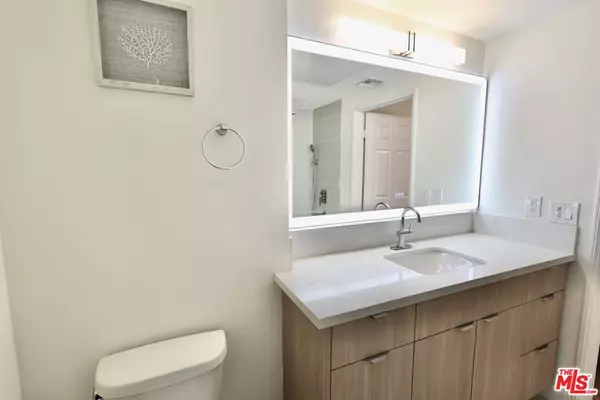 Playa Vista, CA 90094,13200 Pacific Promenade #212