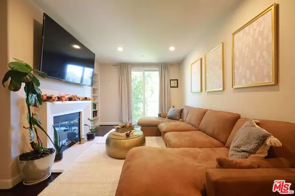 14412 Killion ST #303, Sherman Oaks, CA 91401