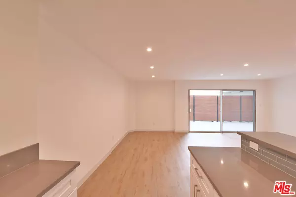 Beverly Hills, CA 90212,136 S Palm DR #103