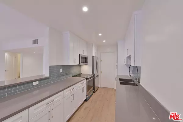 Beverly Hills, CA 90212,136 S Palm DR #103