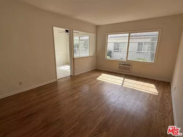 Sherman Oaks, CA 91401,5719 Tilden AVE #A