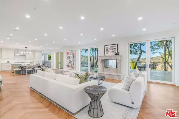 Los Angeles, CA 90077,1900 Bel Air RD