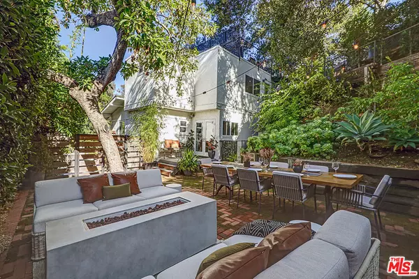 Los Angeles, CA 90046,8326 Ridpath DR