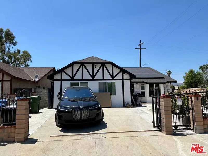 8369 Deering AVE, Canoga Park, CA 91304