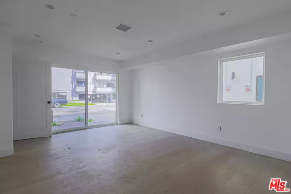 North Hollywood, CA 91606,11814 Gilmore ST