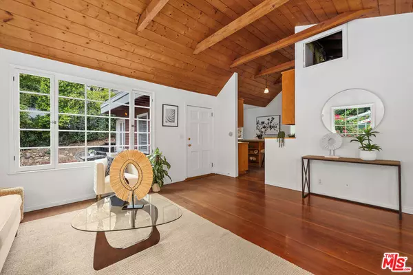 Los Angeles, CA 90077,10545 Selkirk LN