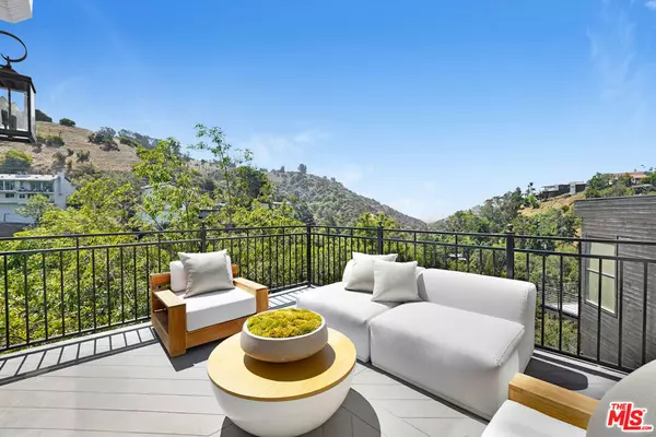 Los Angeles, CA 90046,2506 Zorada DR