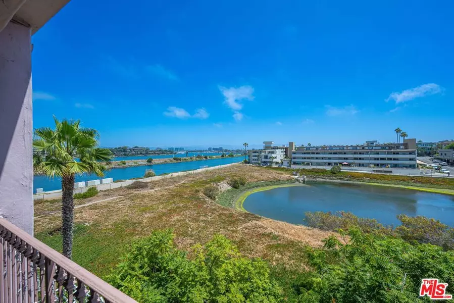 6220 Pacific AVE #303, Playa Del Rey, CA 90293