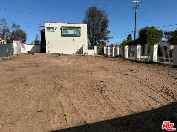 Pacific Palisades, CA 90272,900 Hartzell ST