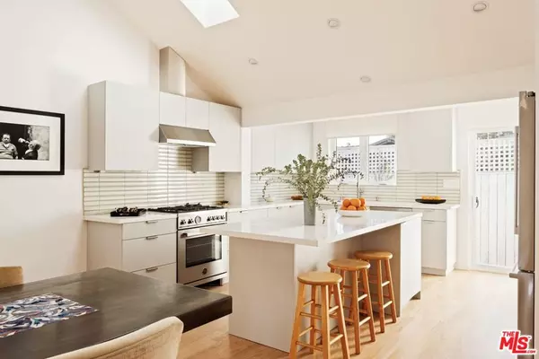 Venice, CA 90291,825 Coeur D Alene AVE