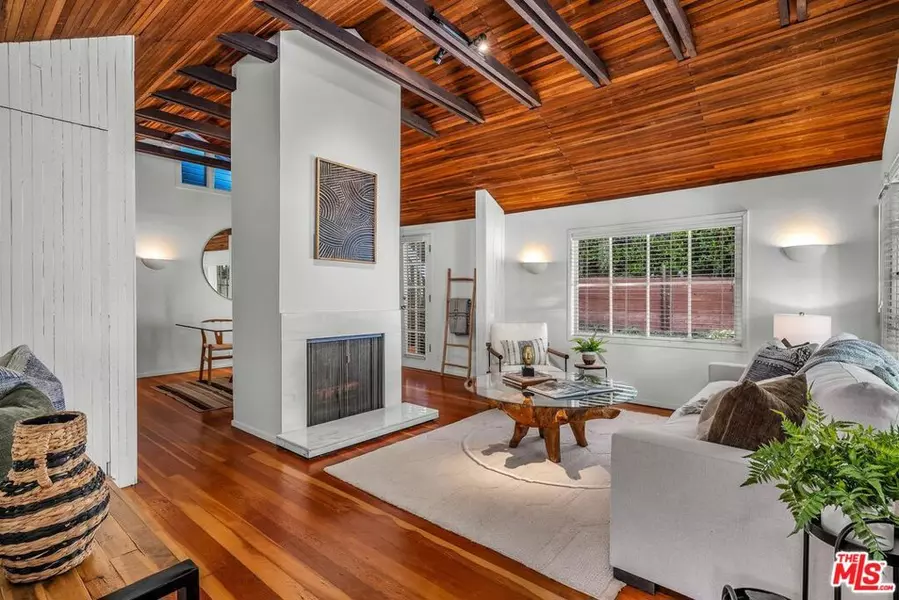 10546 Selkirk LN, Los Angeles, CA 90077