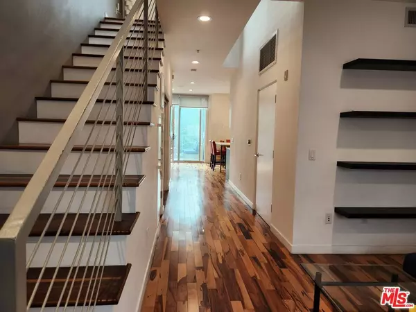 Los Angeles, CA 90028,6683 Franklin AVE #8