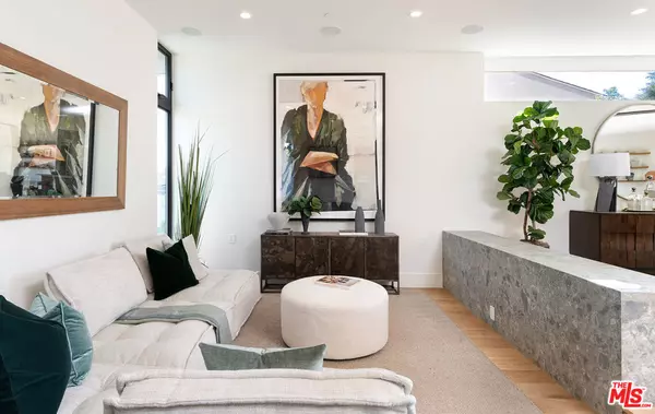 Los Angeles, CA 90066,3985 Mclaughlin AVE