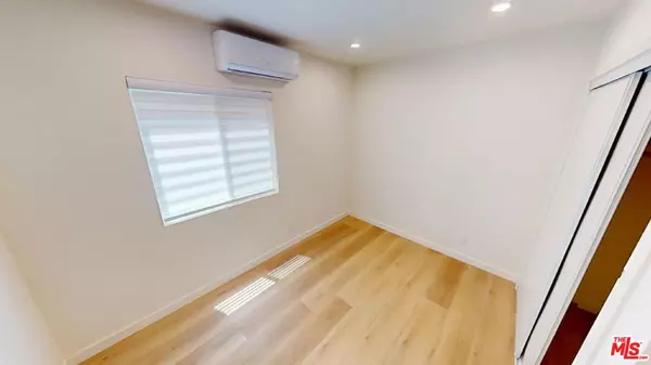 Los Angeles, CA 90026,1305 Waterloo ST #B