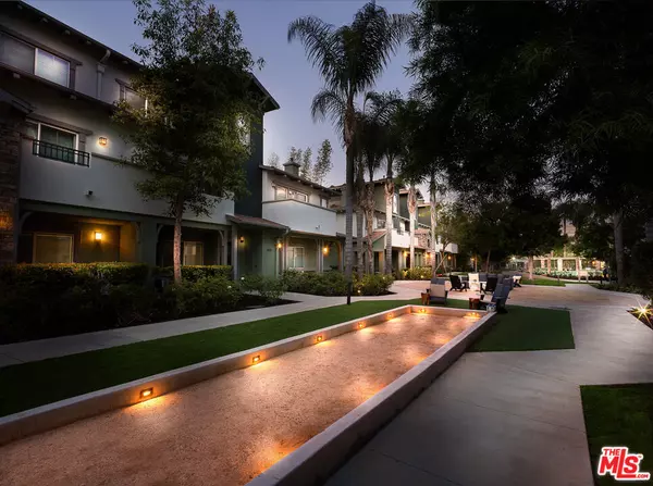 Burbank, CA 91504,1901 N Buena Vista ST #01-215