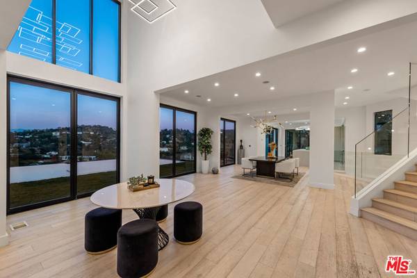 Los Angeles, CA 90046,7567 HERMES DR