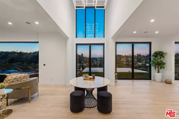 7567 HERMES DR, Los Angeles, CA 90046