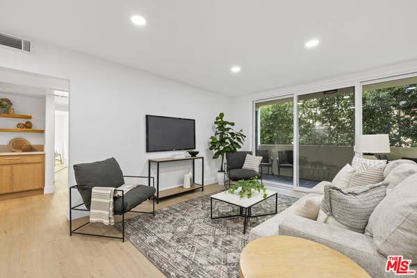 1025 N Kings RD #113, West Hollywood, CA 90069