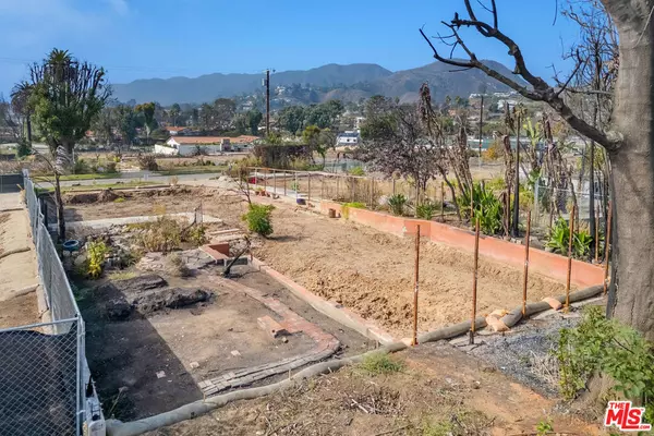 Pacific Palisades, CA 90272,340 N Las Casas AVE