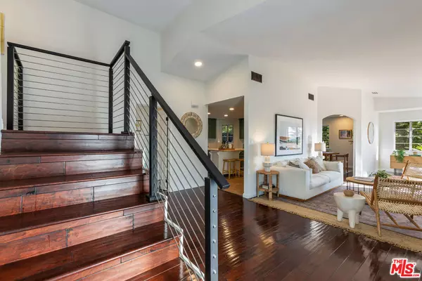 Los Angeles, CA 90065,3923 Roderick RD