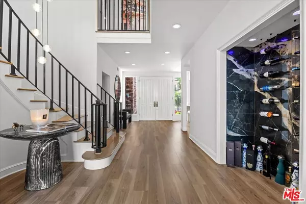 Los Angeles, CA 90049,12303 Ridge CIR