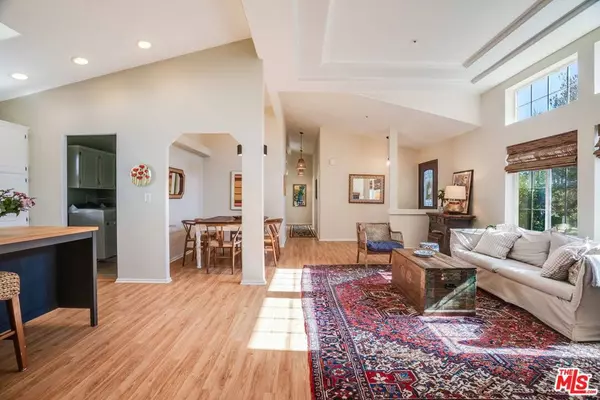 Topanga, CA 90290,1169 Aztec