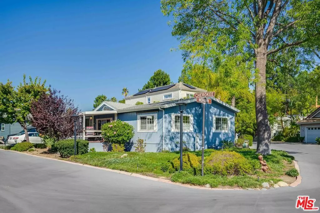 Topanga, CA 90290,1111 Cherokee