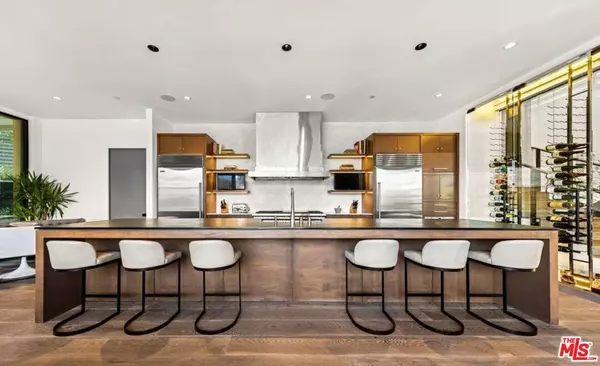 Los Angeles, CA 90077,727 N Beverly Glen BLVD