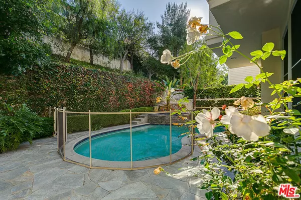 Los Angeles, CA 90077,2370 Brookshire LN