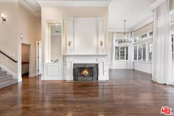 Los Angeles, CA 90049,12557 The Vista