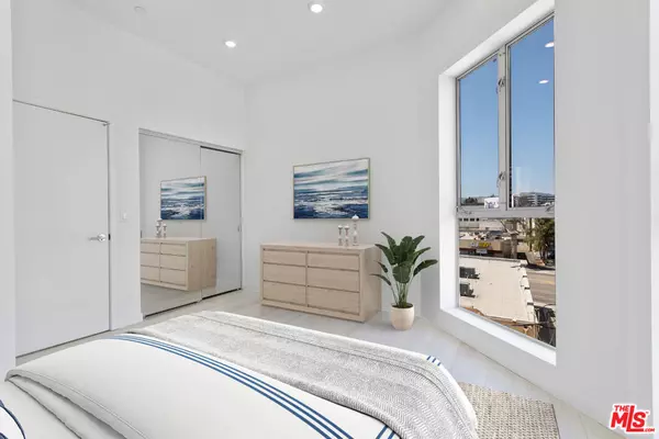 Los Angeles, CA 90025,1650 Sawtelle BLVD #405