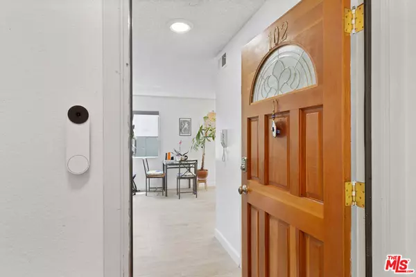 North Hollywood, CA 91601,10916 Huston ST #102