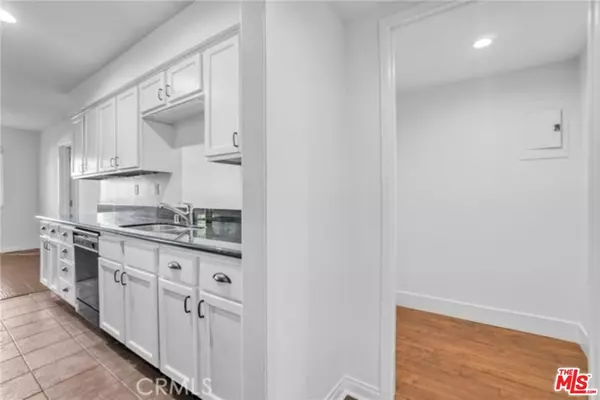 Sherman Oaks, CA 91423,5003 Tilden AVE #109